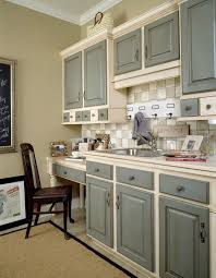 Two Toned Kitchen Cabinets Lacey Helps Solve A Problem In A